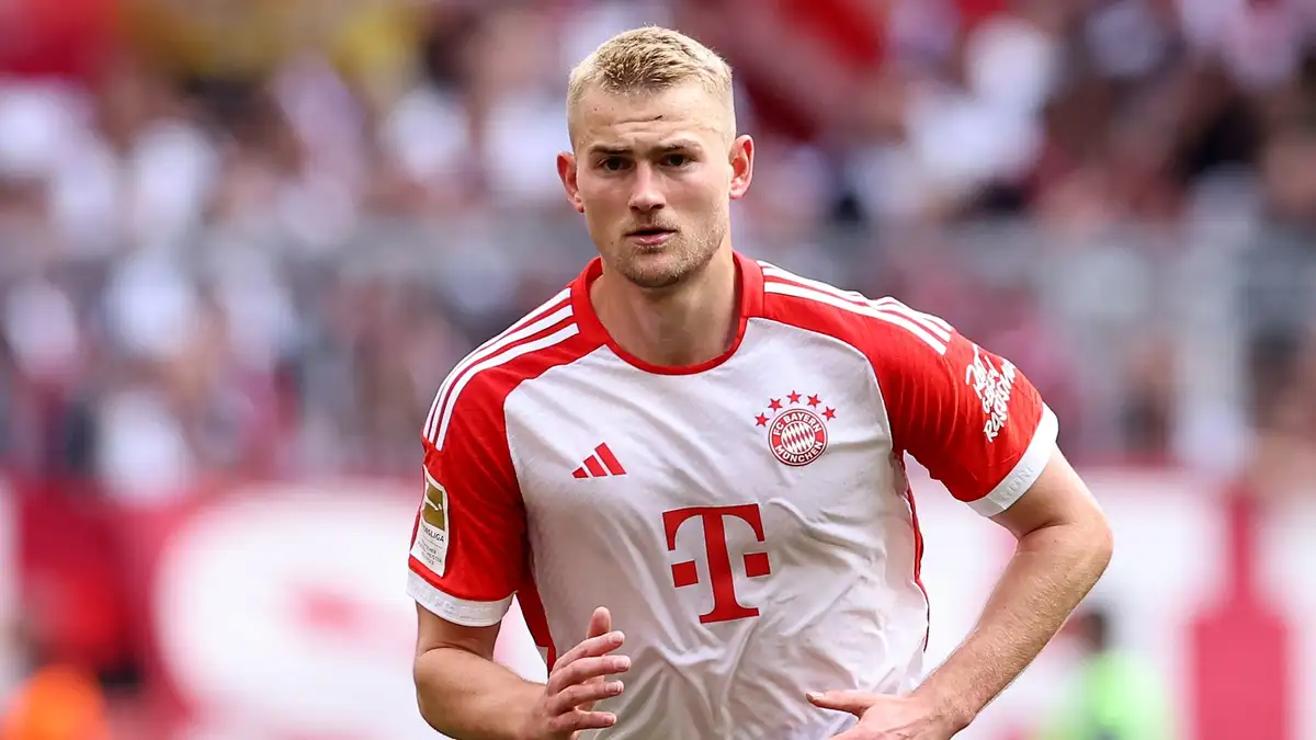 Man Utd table contract offer for Matthijs de Ligt as they step up transfer talks with Bayern Munich over Netherlands defender
